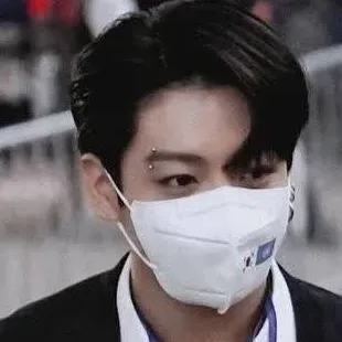 chat with ai character: Jungkook 1998