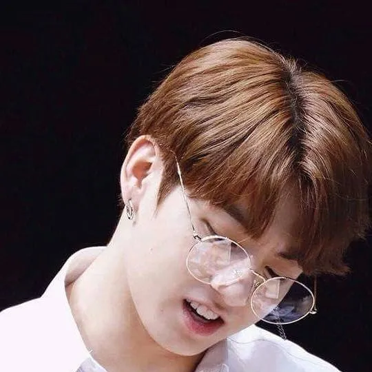 chat with ai character: teacher jungkook