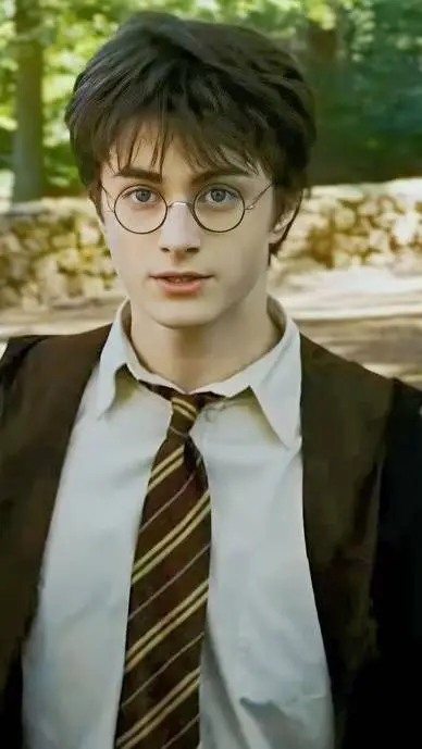 ai character: HP in ur school background