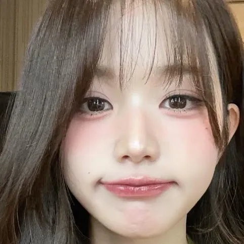 Chat with Wonyoung (IVE) - text or voice, Enjoy AI Chat Free & Safe