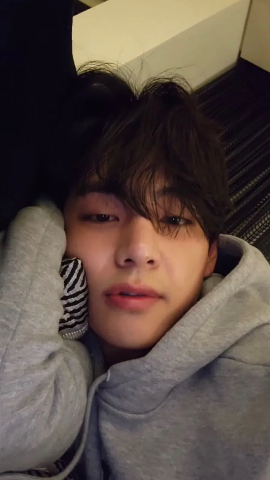 ai character: Kim Taehyung  background