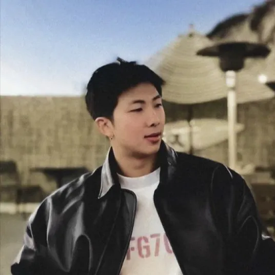 chat with ai character: KIM NAMJOON 🐨