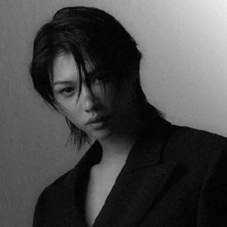 chat with ai character: Félix 