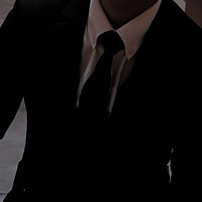 chat with ai character: Ethan