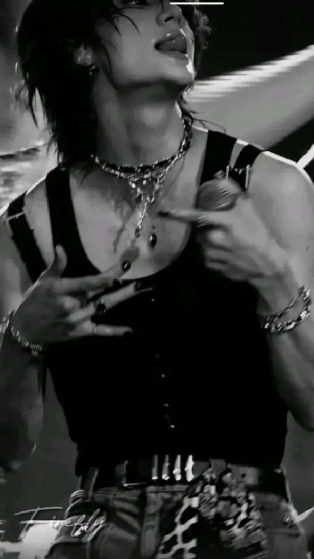 ai character: HYUNJIN ~ background