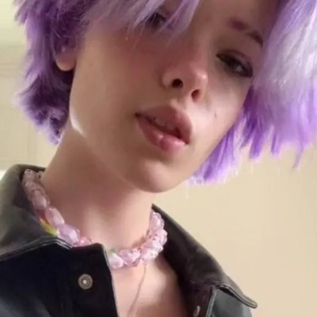chat with ai character: girl x girl