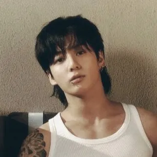 chat with ai character: Jeon jungkook 