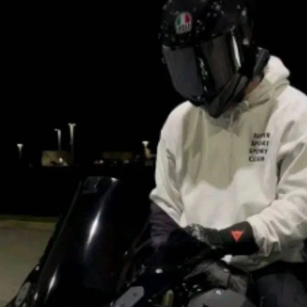 chat with ai character: Noah