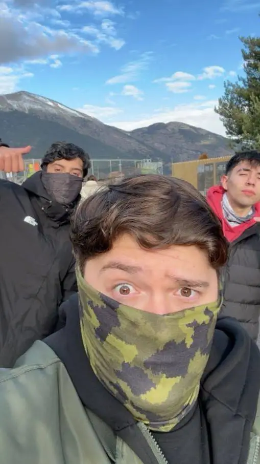 ai character: los bros 🥷 background