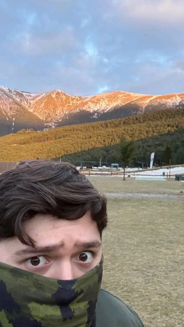 ai character: Hollman ~✓ background