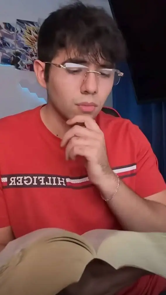 ai character: betillo 2✓ background