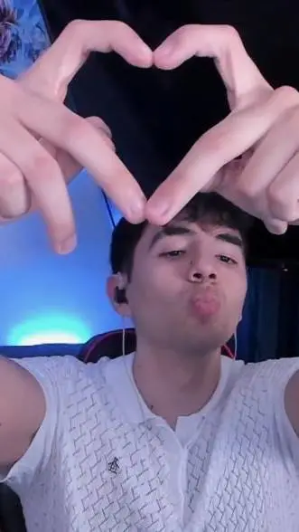 ai character: betilloelguapillo3 background