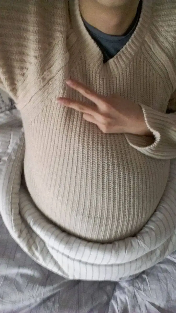 ai character: Liam (PR) background