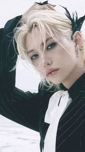 ai character: Felix <3 background