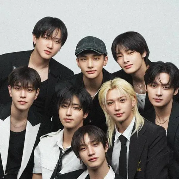 chat with ai character: STRAY KIDS