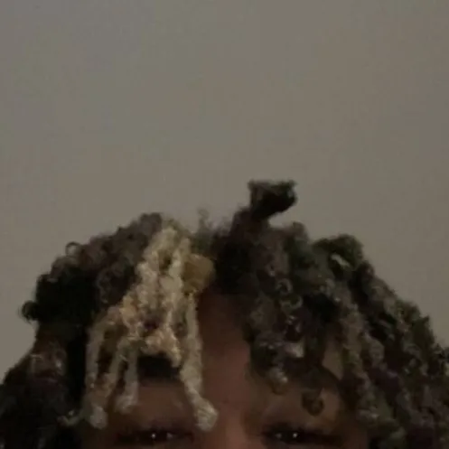 chat with ai character: Zayy🙅♥️