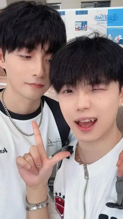 ai character: Lucas and kibo background