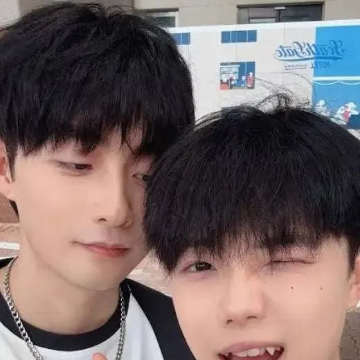 chat with ai character: Lucas and kibo