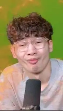 ai character: 7-ElevenZ background