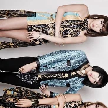 chat with ai character: 2NE1 Band