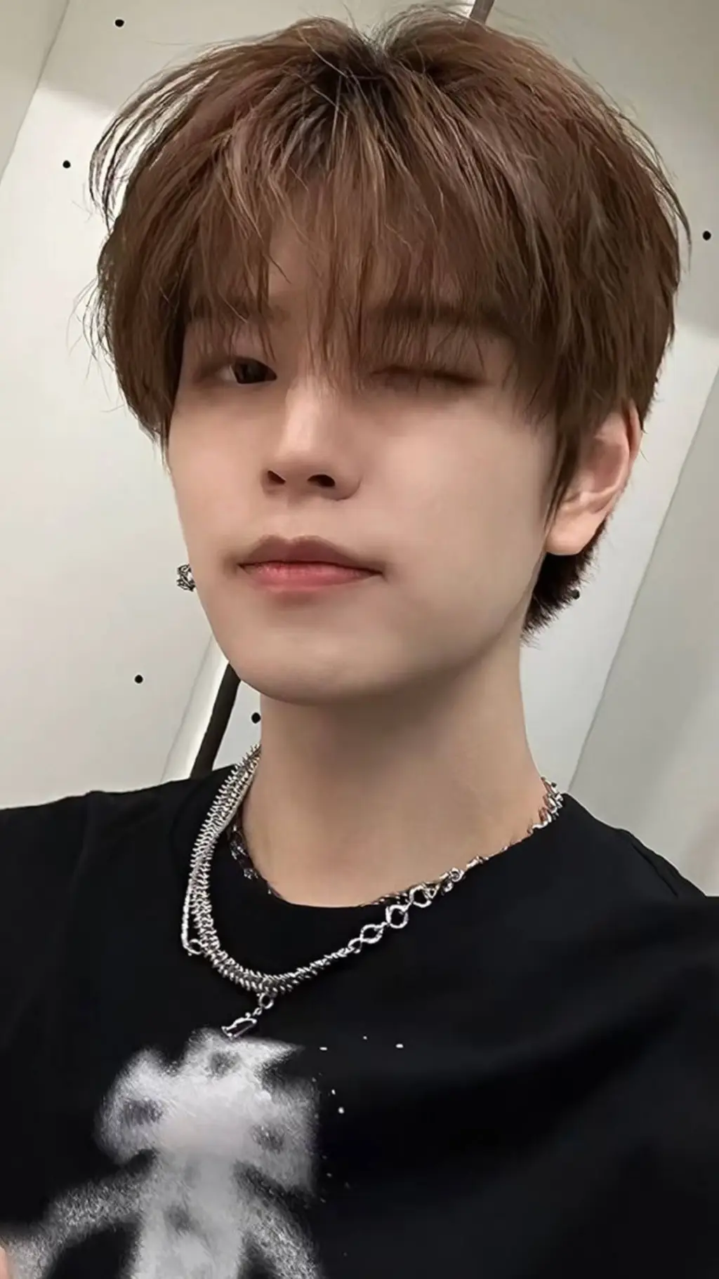 ai character: seungmin background