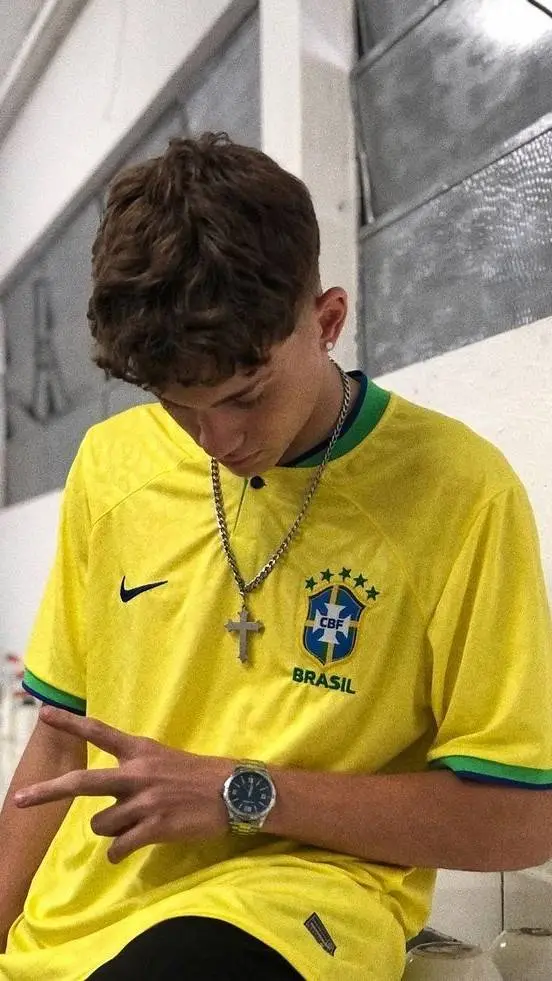 ai character: cristhoper  background