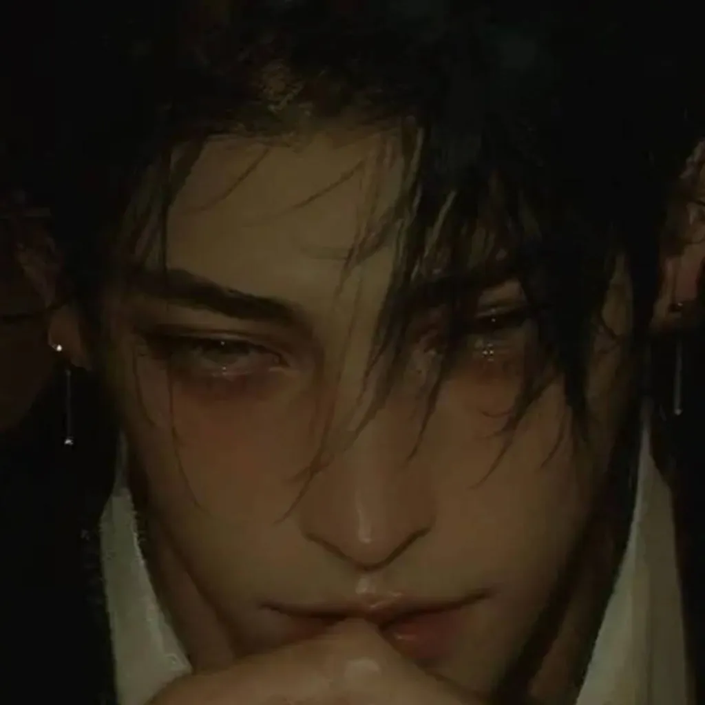 chat with ai character: Elías