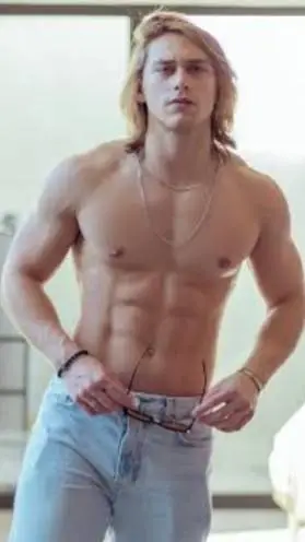 ai character: Aldo de Nigris background