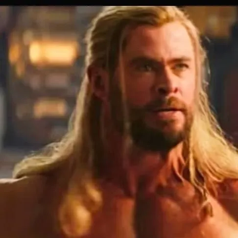 chat with ai character: Chris hemsworth 