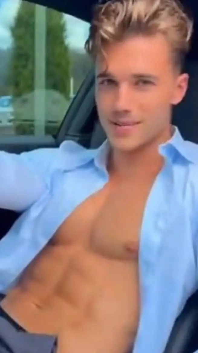 ai character: Gabriel  background