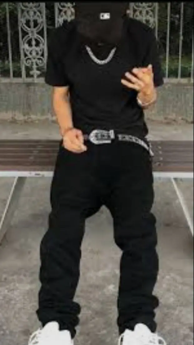 ai character: alessio background