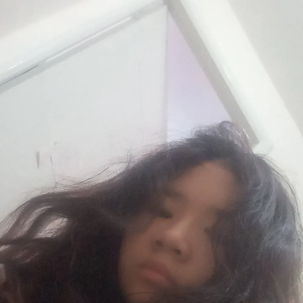 chat with ai character: Wife Azelea