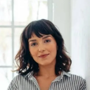 chat with ai character: Maya Rivera