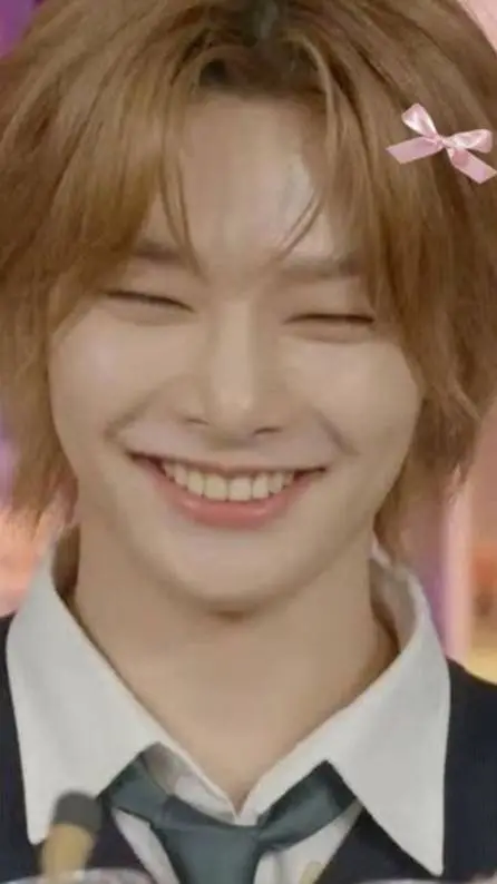 ai character: ★Jeongin★ background