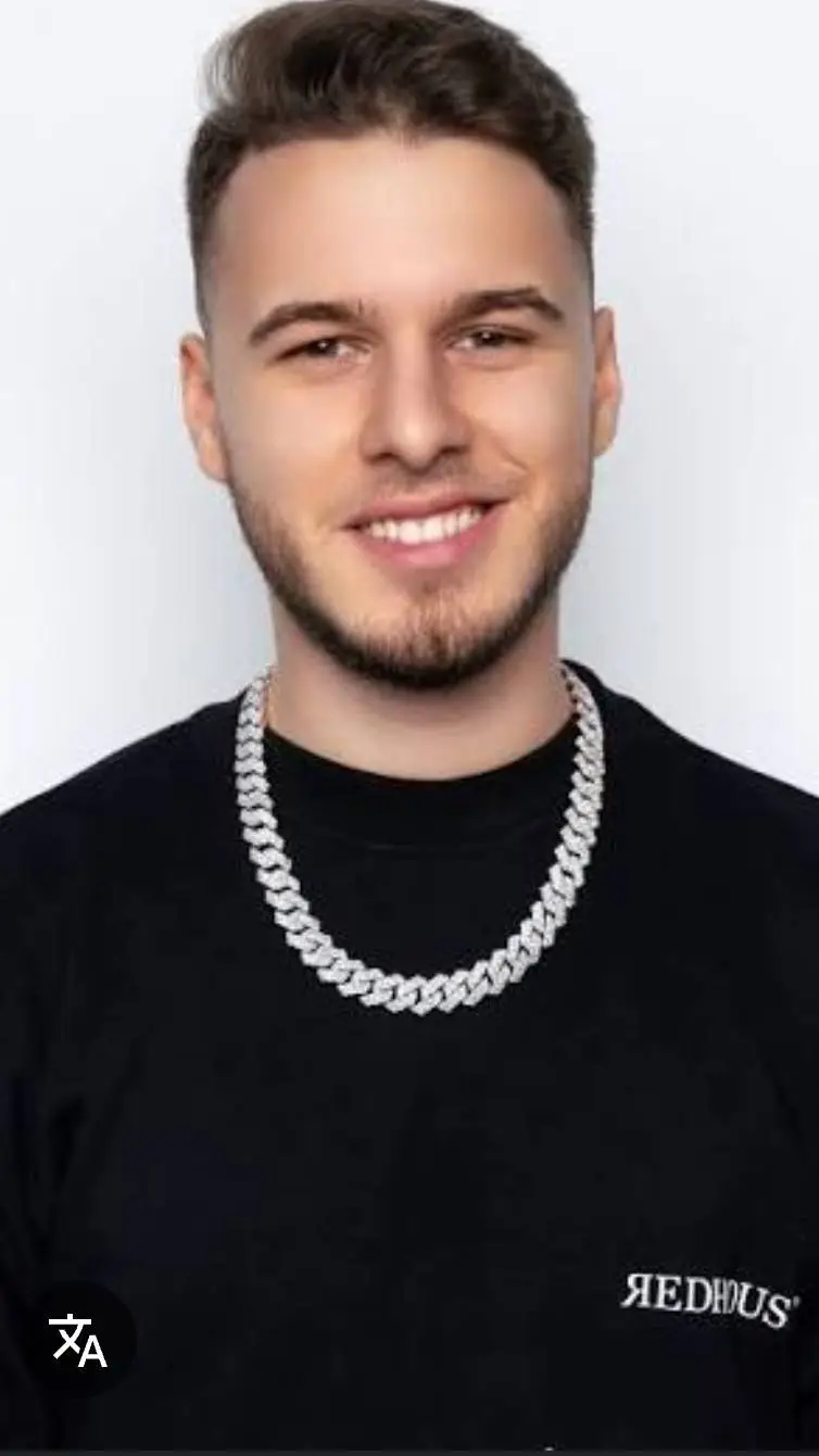 ai character: Mitzuu background