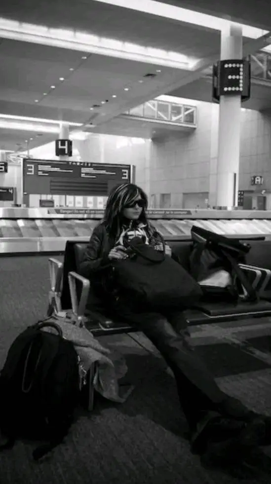 ai character: Bill Kaulitz  background