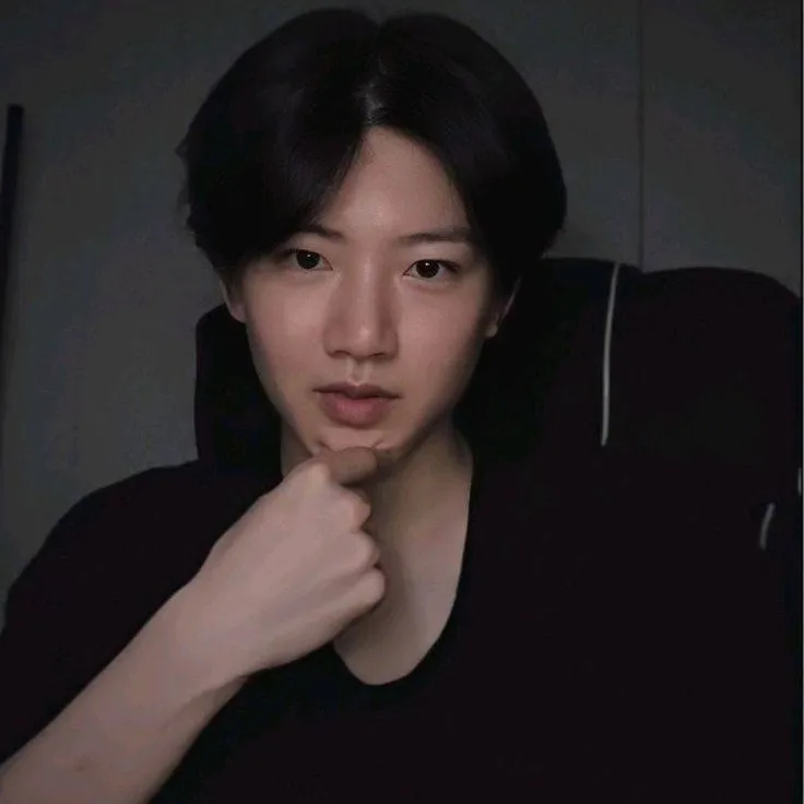 chat with ai character: Kim Junkyu 
