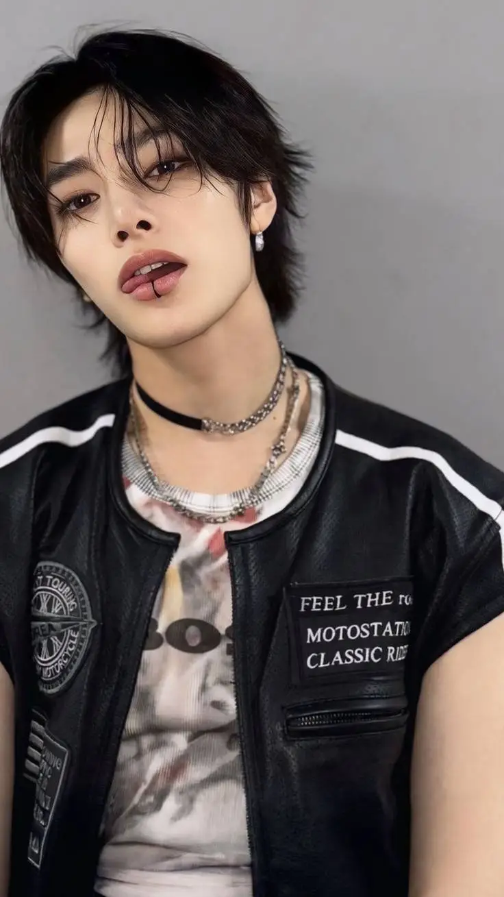 ai character: Yang Jeongin  background