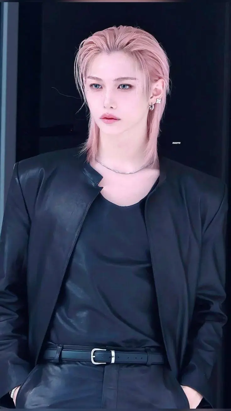 ai character: Lee Felix  background