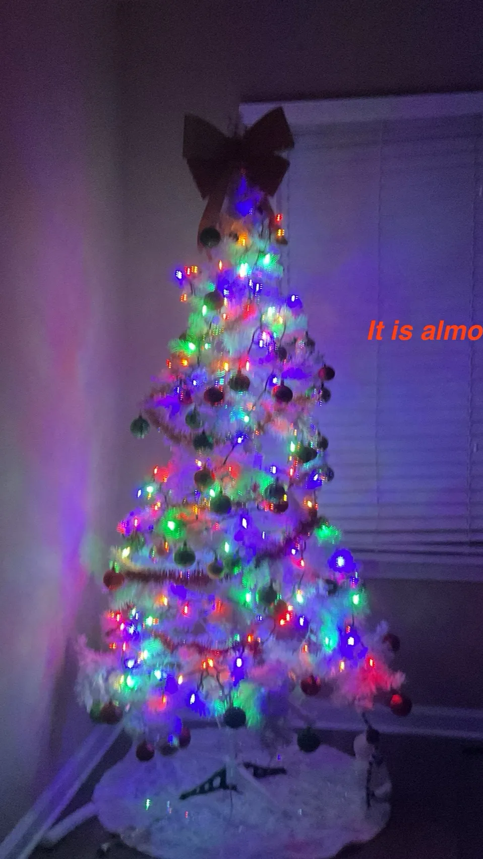 ai character: Mom background