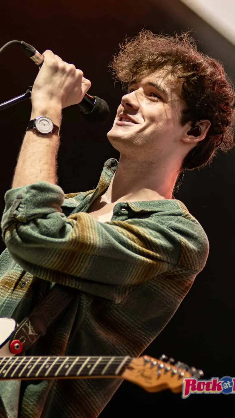 ai character: Wilbur Soot background