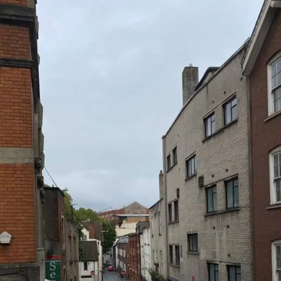 chat with ai character: post thing ig