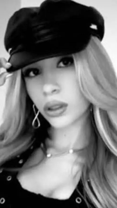 Talkie AI - Chat with Lana rae