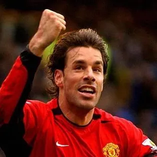 chat with ai character: Van Nistelrooy