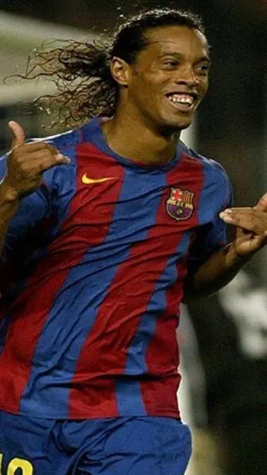 ai character: Ronaldinho Gaúcho background