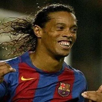 chat with ai character: Ronaldinho Gaúcho