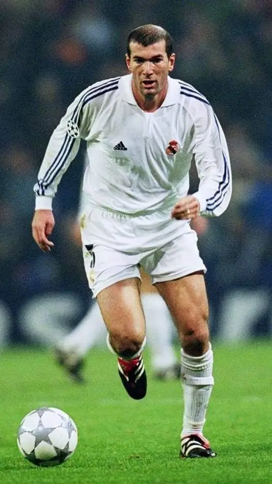 ai character: Zinedine Zidane background