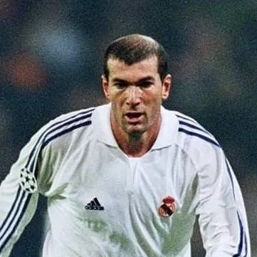 chat with ai character: Zinedine Zidane
