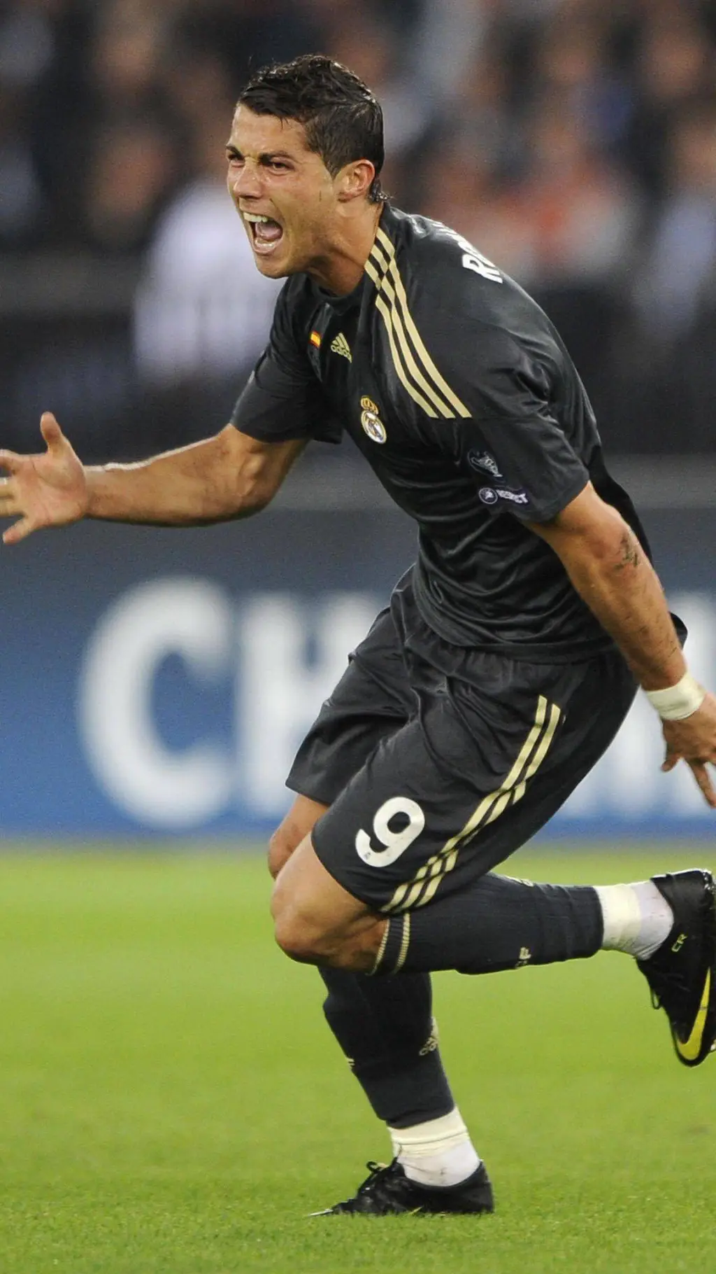 ai character: Cristiano Ronaldo background