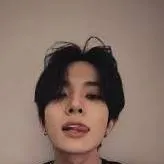 chat with ai character: heeseung 